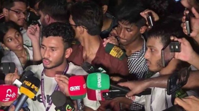 রাত ১০টার মধ্যে শিক্ষামন্ত্রীর পদত্যাগ চেয়ে শাহবাগ ছাড়লেন শিক্ষার্থীরা