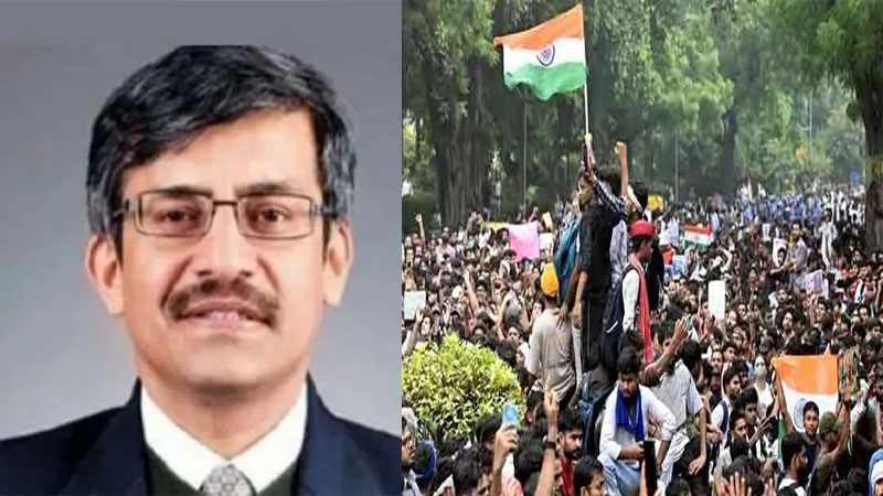 বিক্ষোভের মুখে ভারতের শিক্ষা সচিবকে সরাল মোদি সরকার
