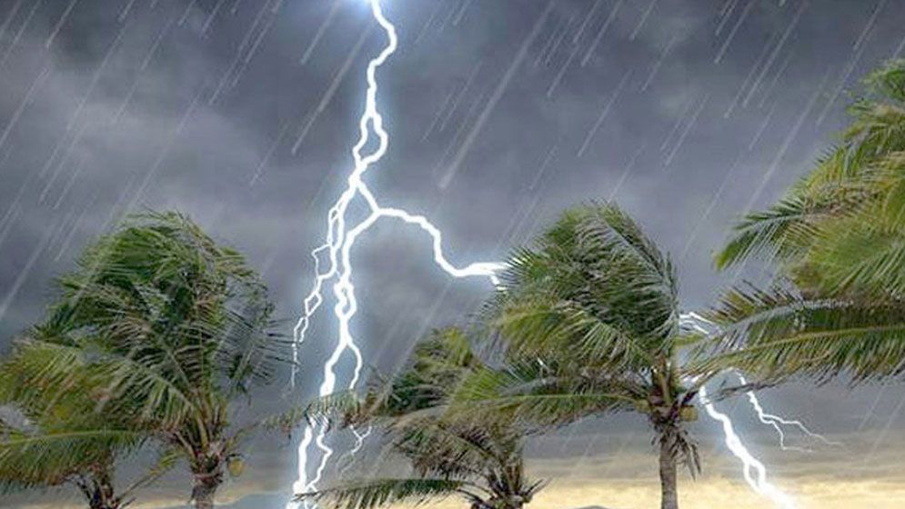 দুপুরের আগে বজ্রবৃষ্টি হতে পারে যেসব জেলায়