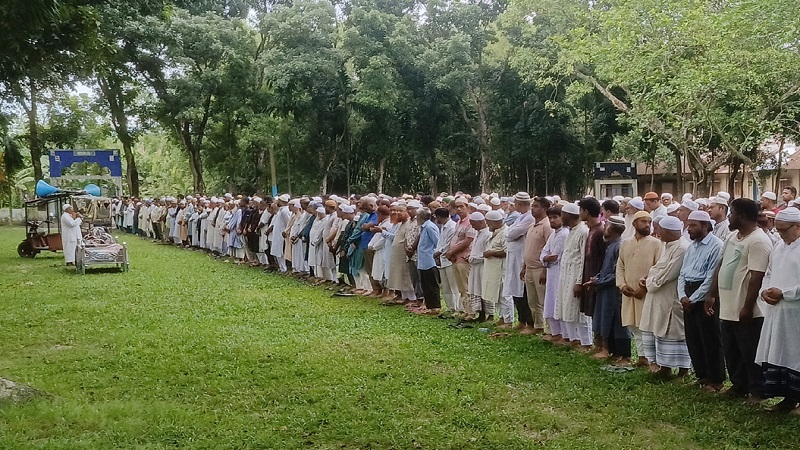 ডোমারে শিক্ষক হুমায়ুন কবিরের পিতা নিজাম উদ্দিনের জানাজা সম্পন্ন