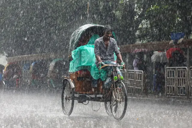 দেশজুড়ে ফের ভারি বৃষ্টির পূর্বাভাস