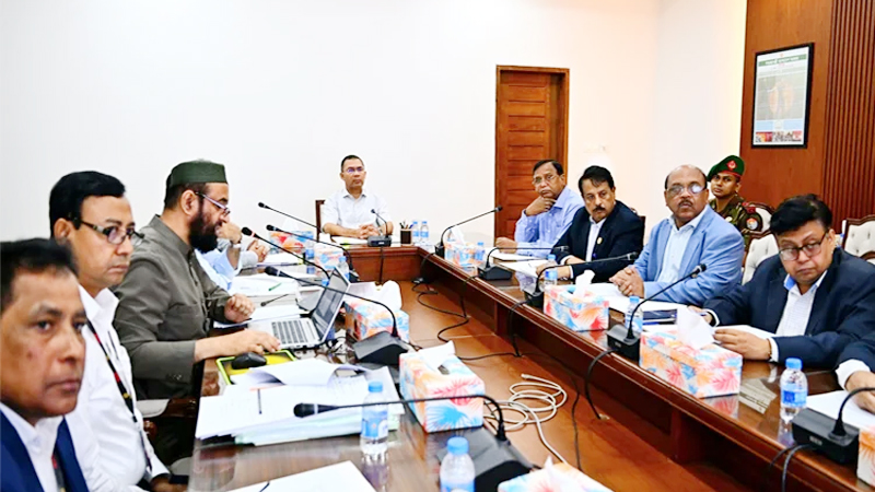 রাজধানীর নৌপথ সচল ও দূষণ রোধে একগুচ্ছ নির্দেশনা প্রধানমন্ত্রীর