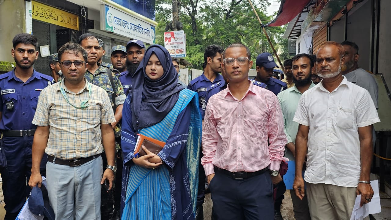 লক্ষ্মীপুরে ভ্রাম্যমাণ আদালতের অভিযানে ১ লাখ ২০ হাজার টাকা জরিমানা