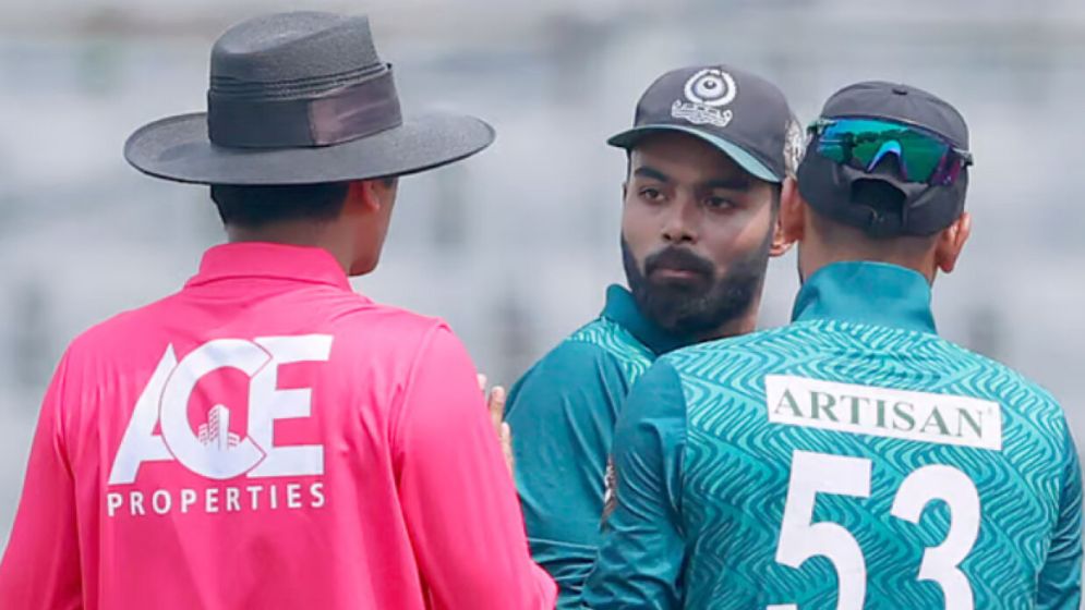 সৈকতের পদত্যাগ ঘিরে রহস্য, সামনে আসছে পুরোনো ঘটনা