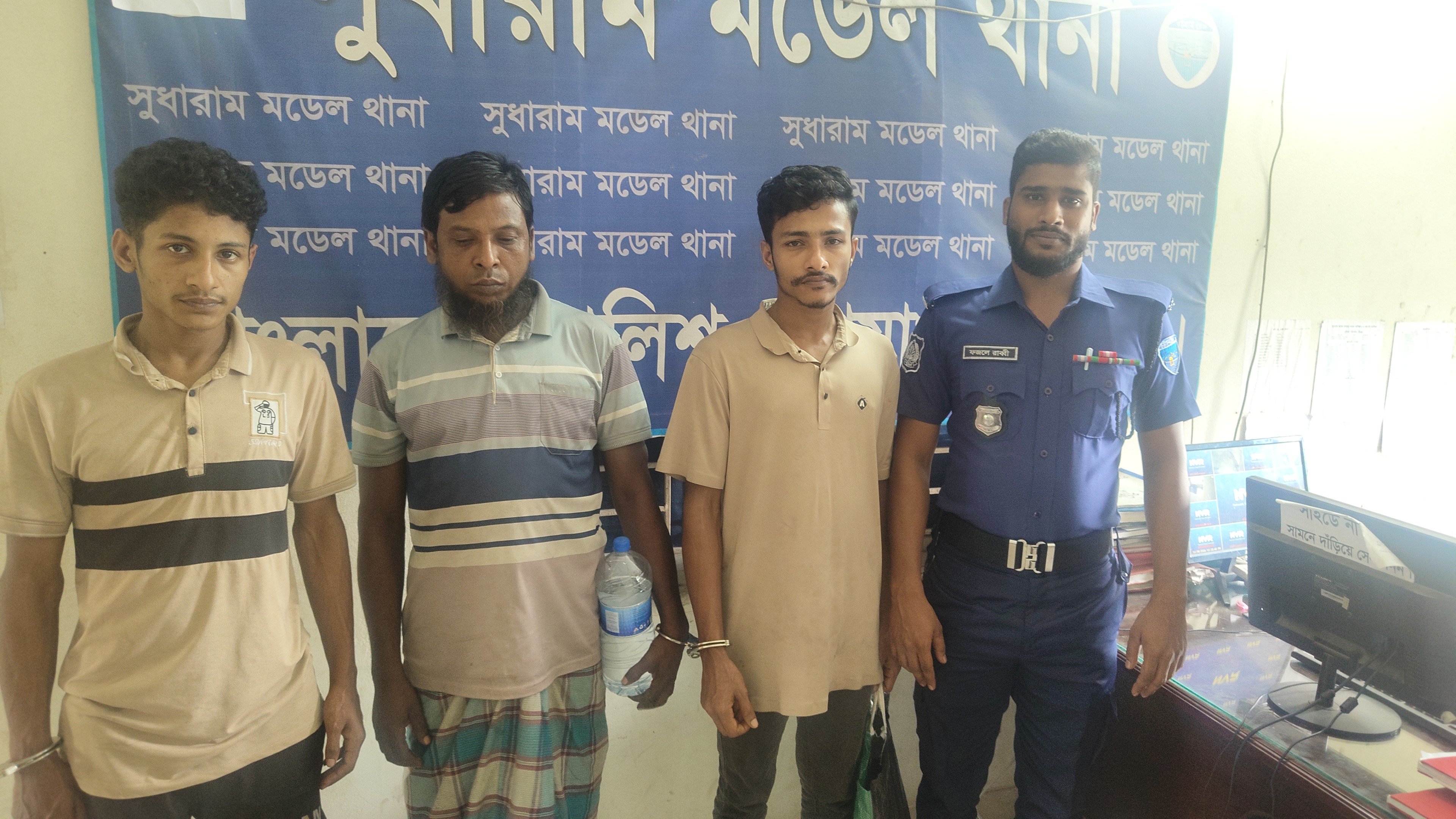 নোয়াখালীতে ডাকাতির ৩ দিন পর ৪ ডাকাত গ্রেপ্তার