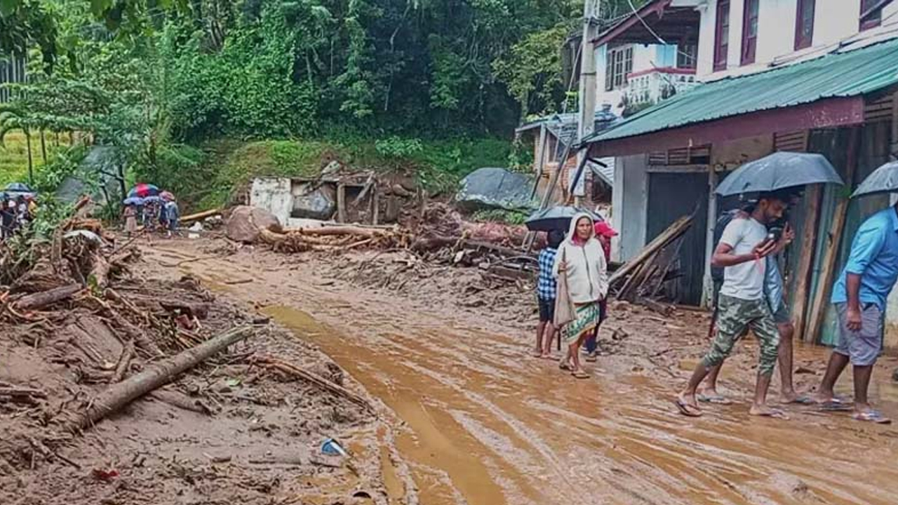 শ্রীলঙ্কায় ভয়াবহ বন্যা-ভূমিধসে নিহত ৭, বন্ধ সব শিক্ষাপ্রতিষ্ঠান