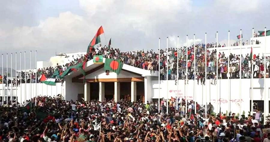যথাযোগ্য মর্যাদায় জুলাই গণঅভ্যুত্থান দিবস উদযাপন