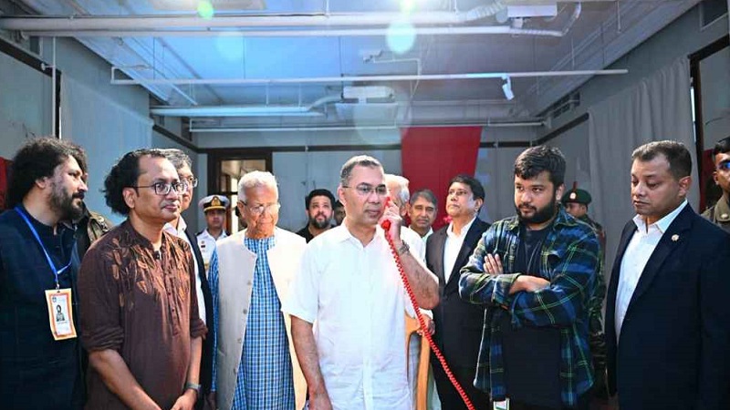 লাল টেলিফোনে শেখ হাসিনার কল রেকর্ড শুনলেন প্রধানমন্ত্রী