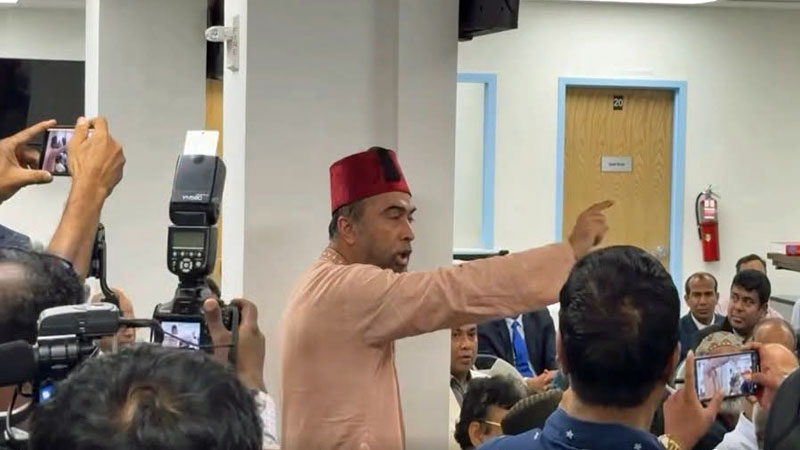 নিউ ইয়র্ক কনস্যুলেটে থেকে জুলাই যোদ্ধাকে গলাধাক্কা