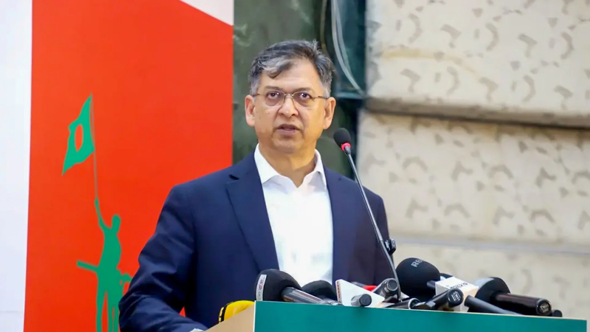 আওয়ামী লীগ এবং শেখ হাসিনার রাজনৈতিক দাফন হয়েছে: সালাহউদ্দিন আহমদ