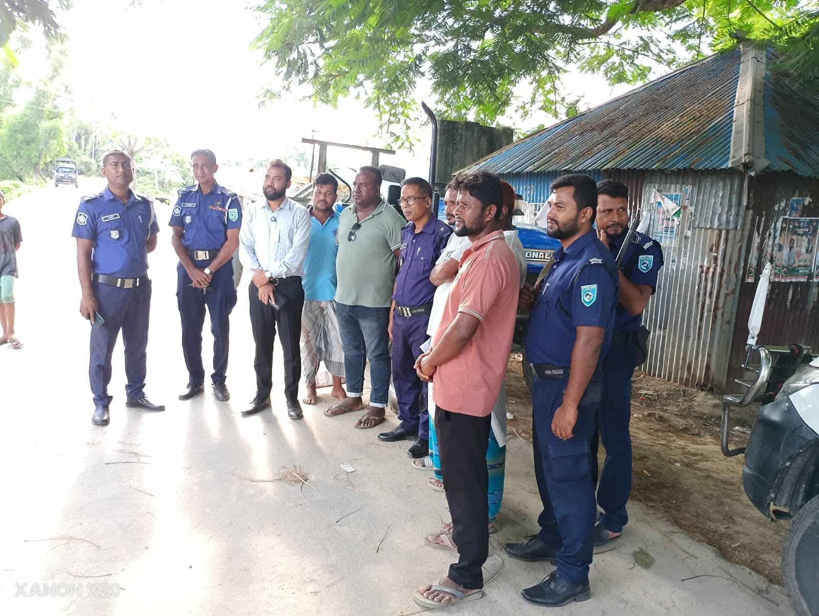 রুহিয়ার টাঙ্গন ব্যারেজে অবৈধ বালু উত্তোলন, ৫০ হাজার টাকা জরিমানা