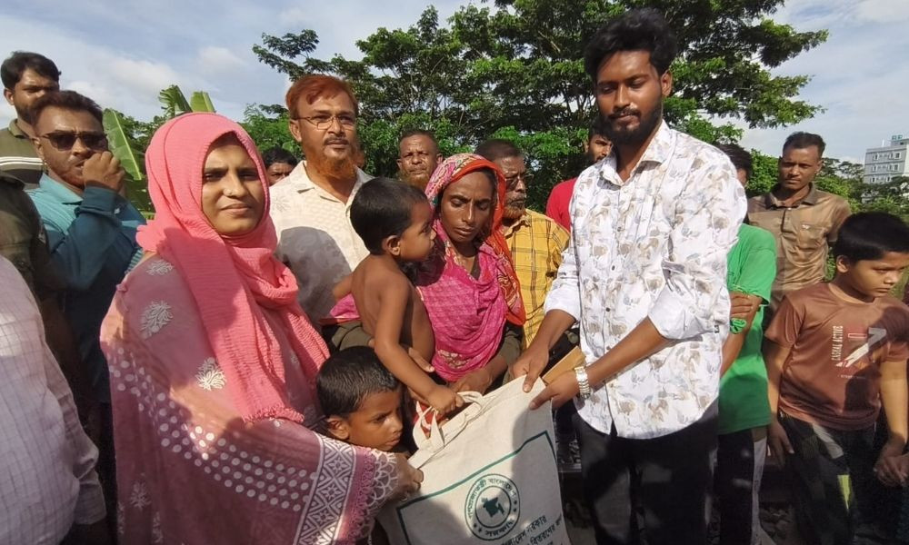 অভাবের তাড়নায় চুল বিক্রি করা রেহানার পাশে পরিবেশ প্রতিমন্ত্রী