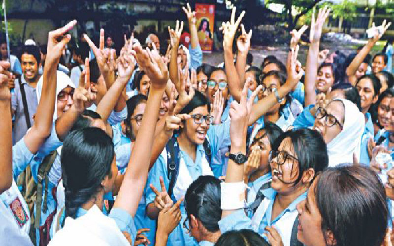এসএসসিতে এবার জিপিএ-৫ পেল ১ লাখ ১৬ হাজার ৬৭৬ জন