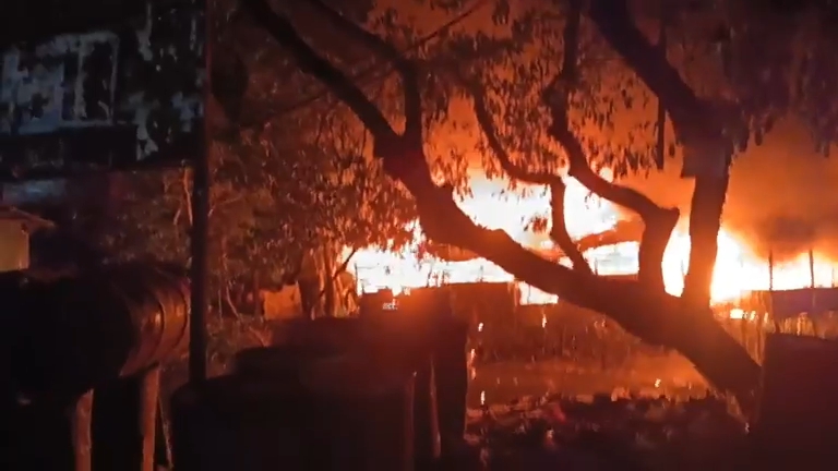 নোয়াখালীতে সিলিন্ডার বিস্ফোরণে পুড়ল ৫ দোকান