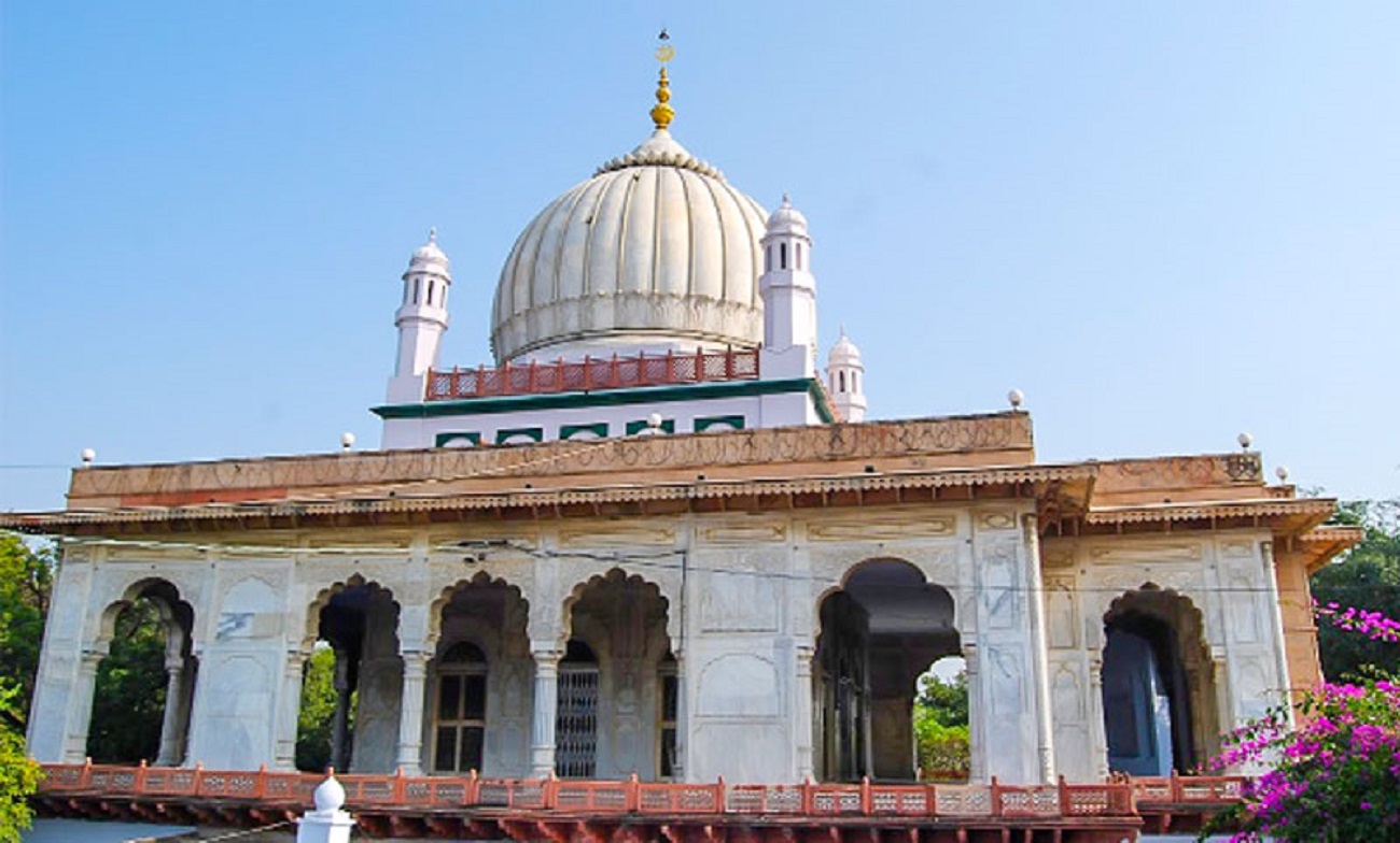মুজাদ্দিদে আলফেসানি (রহ.) আধ্যাত্মিক আকাশের উজ্জ্বলতম ধ্রুবতারা