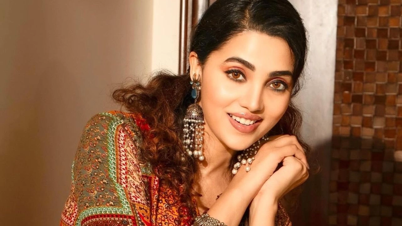 ঘুমের মধ্যেই চিরঘুমে বলিউড অভিনেত্রী