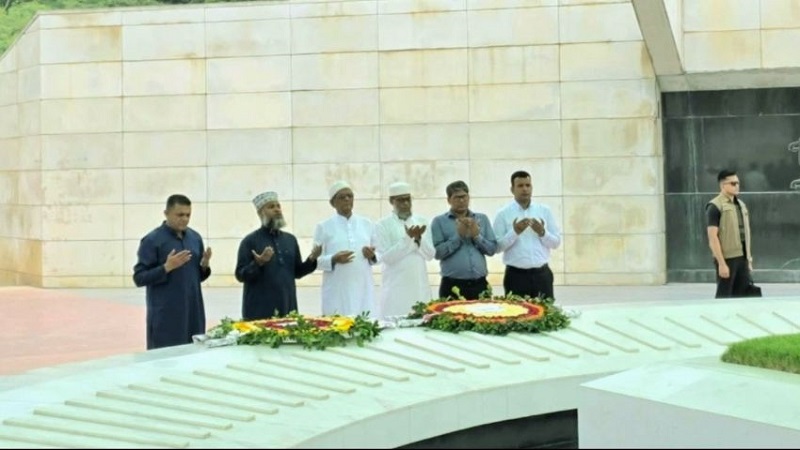 জিয়াউর রহমান ও খালেদা জিয়ার সমাধিতে নতুন রাষ্ট্রপতির শ্রদ্ধা