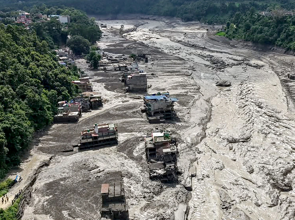 নেপালে ভয়াবহ বন্যায় নিহত বেড়ে ৫৪৭, নিখোঁজ হাজারের বেশি