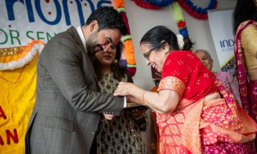 নিউইয়র্কে প্রবীণ ভারতীয়দের সঙ্গে রাখীবন্ধনে মামদানি