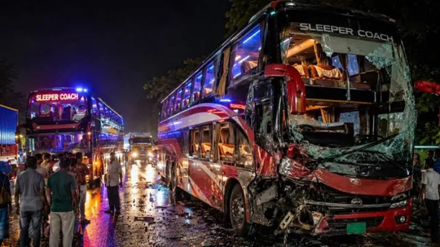 অনুমোদনহীন স্লিপার বাসের বিরুদ্ধে ব্যবস্থা নেওয়ার নির্দেশ
