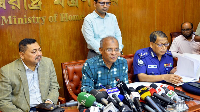 নির্বাচনের আগেই ব্যক্তি সিমকার্ডের সংখ্যা কমানো হবে: স্বরাষ্ট্র উপদেষ্টা