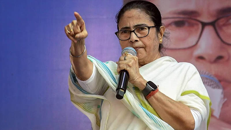লাইভে এসে গুরুতর অভিযোগ মমতার
