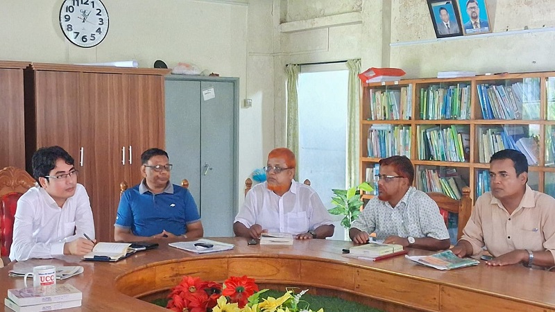 শিক্ষার্থীদের সঙ্গে কথা বললেন ইউএনও, রুহিয়া মহিলা কলেজ পরিদর্শনে সন্তোষ প্রকাশ