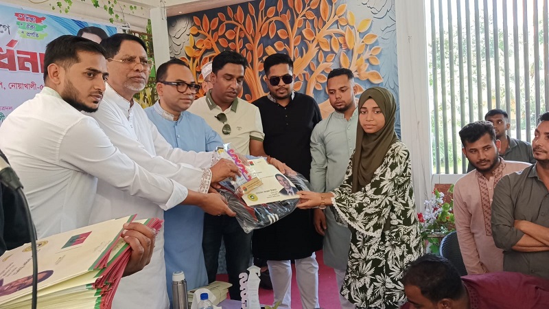 নোয়াখালীতে জিপিএ-৫ প্রাপ্ত ৫৫ শিক্ষার্থীকে ছাত্রদলের সংবর্ধনা
