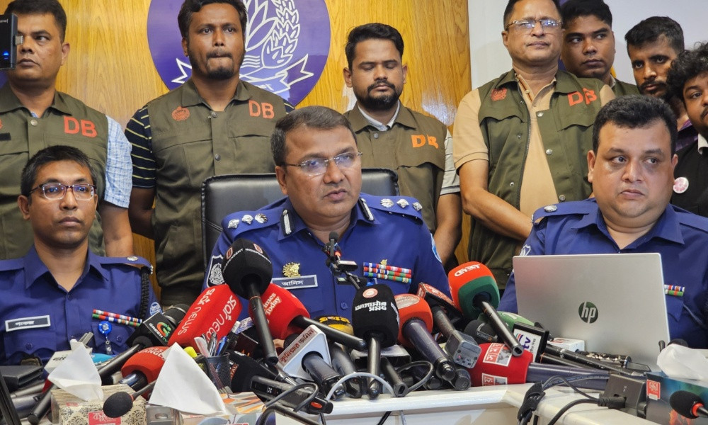 আইফোন ছিনিয়ে নিতেই অপ্রতিমকে মাথায় আঘাত, বলছে পুলিশ