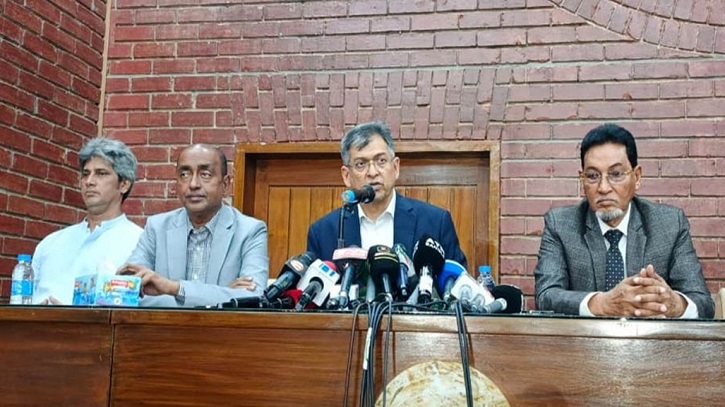 ডিসেম্বরের মধ্যে সংবিধান সংশোধনের চূড়ান্ত রিপোর্ট সংসদে উত্থাপন: স্বরাষ্ট্রমন্ত্রী