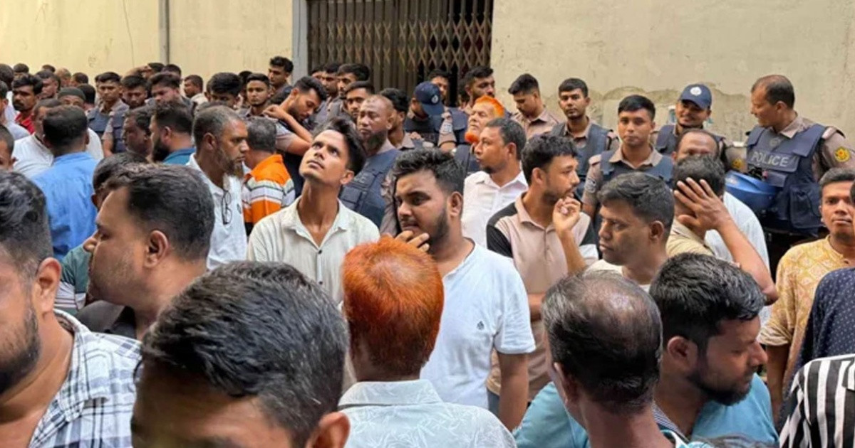 জাসদ কার্যালয় থেকে কার্যক্রম নিষিদ্ধ আওয়ামী লীগের শতাধিক নেতাকর্মী আটক