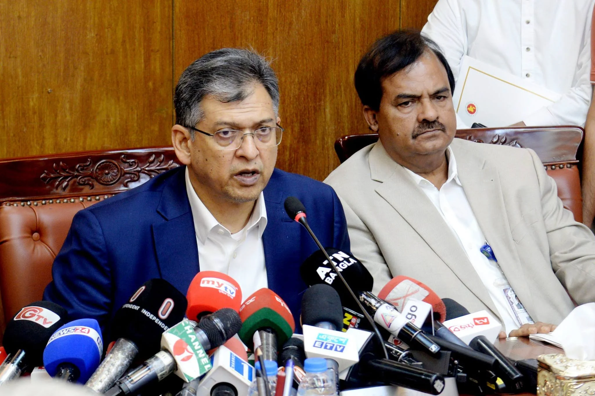 দুর্গাপূজায় সর্বোচ্চ সতর্কাবস্থায় থাকবে আইনশৃঙ্খলা বাহিনী: স্বরাষ্ট্রমন্ত্রী