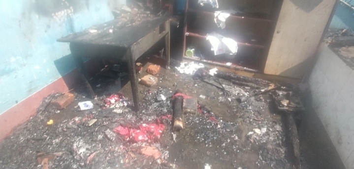 রুহিয়ায়  ভয়াবহ অগ্নিকাণ্ড, ৩টি ঘর পুড়ে ছাই