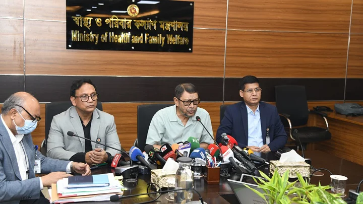 ঘরে ঘরে জন্মনিরোধক সামগ্রী পৌঁছে দেওয়া হবে: স্বাস্থ্যমন্ত্রী