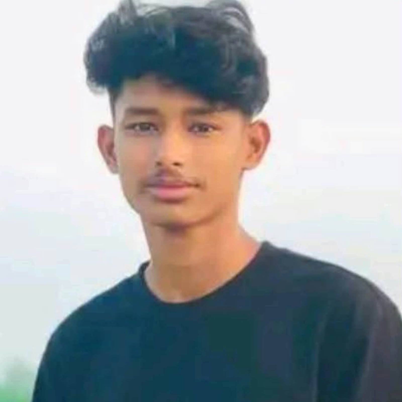 নিখোঁজের একদিন পর পুকুর পাড়ে মিলল তরুণের মরদেহ