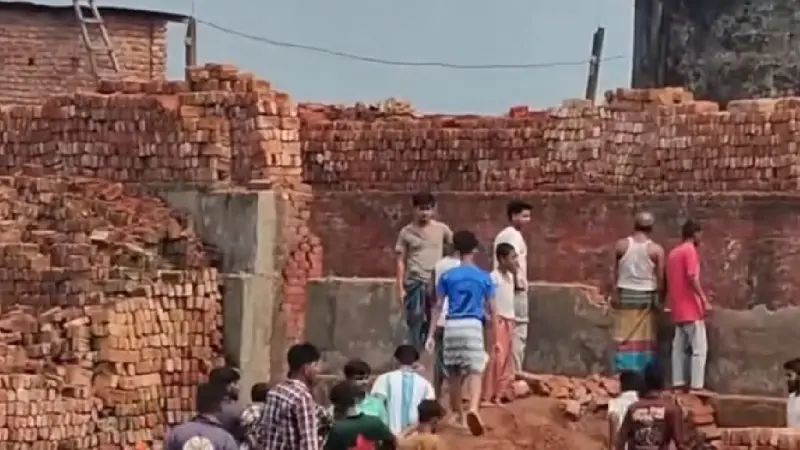কিশোরগঞ্জে ইটভাটার দেয়াল ধসে দুই শ্রমিকের মৃত্যু