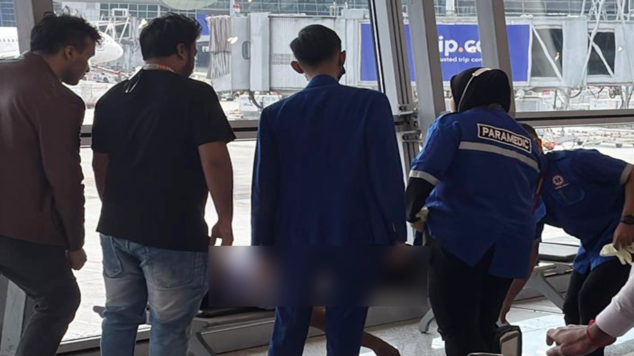দেশে ফেরার ফ্লাইটেই বাংলাদেশির মৃত্যু