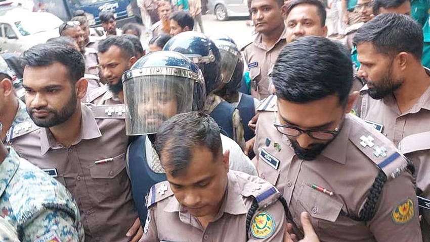 রবীন্দ্রনাথের গ্রাফিতিতে কালি : আয়াসসহ ৪ জন রিমান্ডে