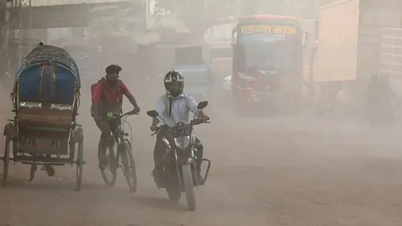ঢাকার বাতাস আজও ‘অস্বাস্থ্যকর’, দূষিত শহরের তালিকায় ষষ্ঠ