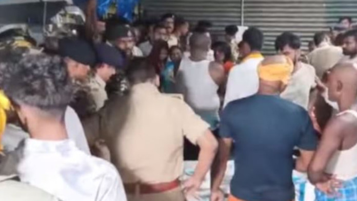 ভারতের গঙ্গা নদীতে নৌকা ডুবে নিহত ১৩