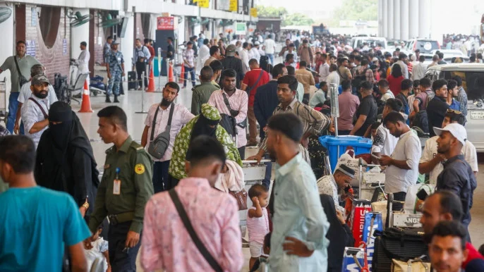 ঢাকা-সৌদি রুটে ১০০ ফ্লাইট বাতিল-স্থগিত, ভোগান্তিতে ১৫ হাজার যাত্রী