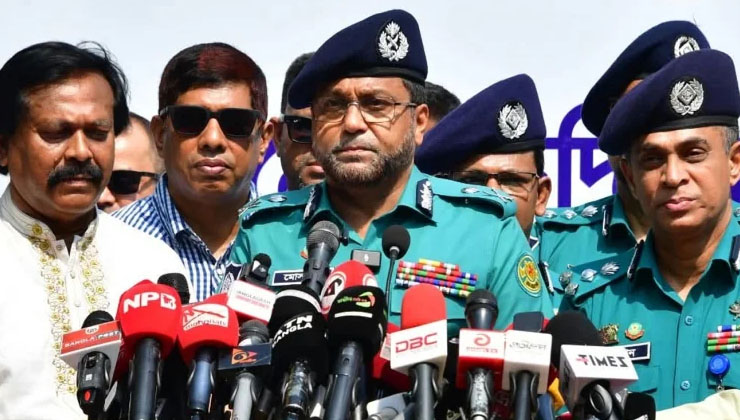 রাজধানীতে দু‌র্গোৎস‌বের নিরাপত্তায় সর্বোচ্চ সতর্ক পুলিশ