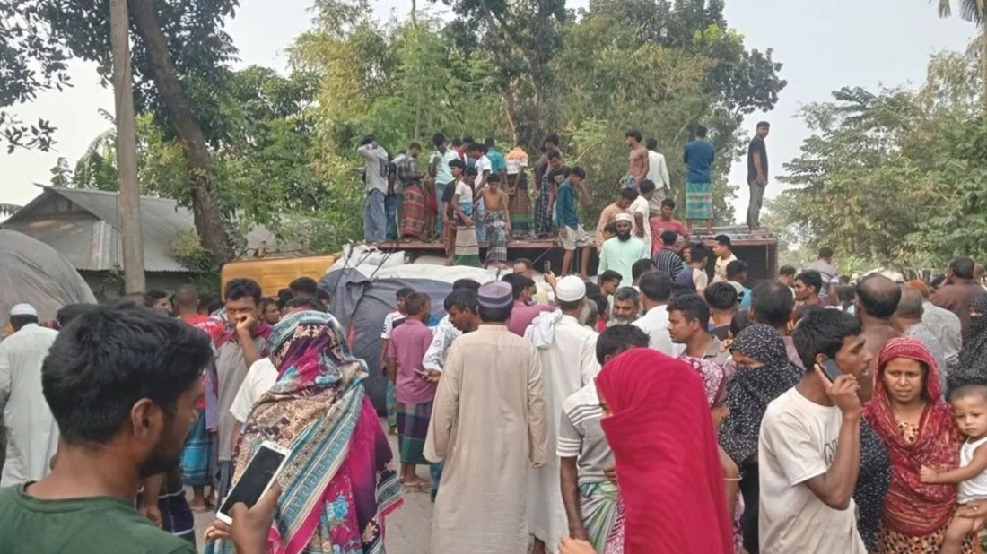 কুড়িগ্রামে ট্রাকচাপায় ইজিবাইকের ৫ যাত্রী নিহত