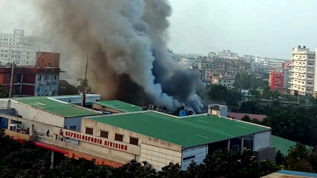 গাজীপুরে ইবনে সিনা ফার্মাসিউটিক্যালসের কারখানায় আগুন