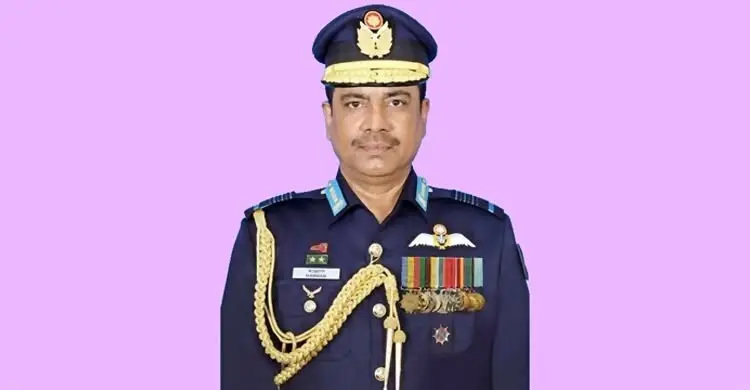 বিমানবাহিনীর সাবেক প্রধান হান্নান কাতারে গ্রেপ্তার