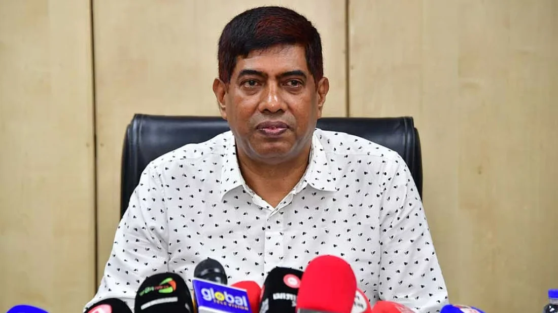 প্রতিমন্ত্রী ইশরাকের অস্ত্র হাতে অভিযানে আইনের ব্যত্যয় হলে ব্যবস্থা নেবে ডিএমপি: ডিবি প্রধান
