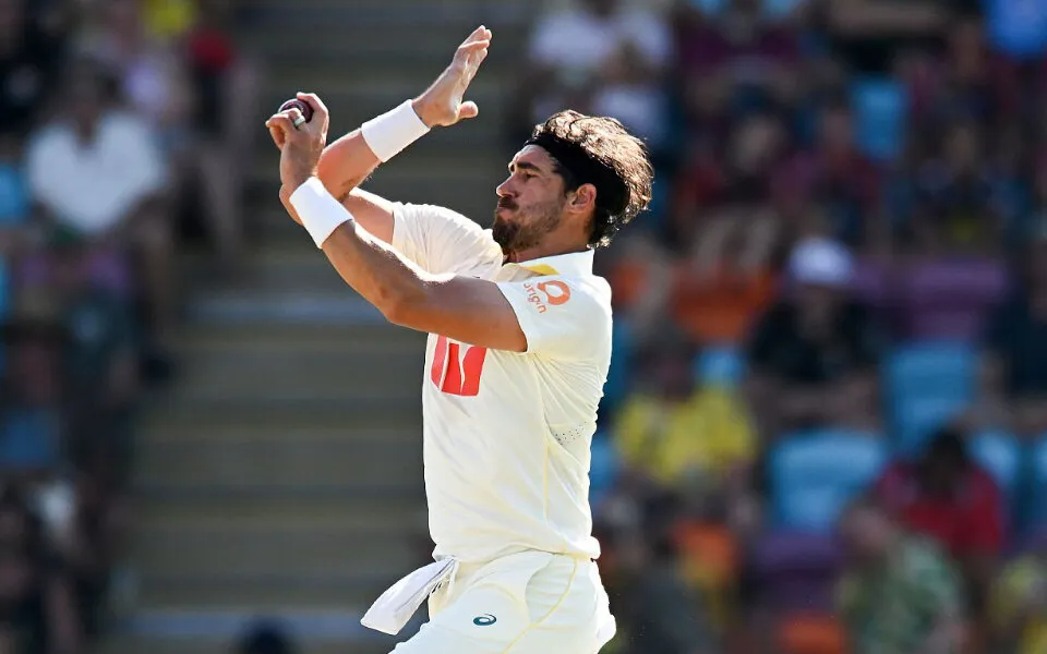 ১৪৯ বছরের ইতিহাসে যা হয়নি, সে রেকর্ড গড়লেন স্টার্ক