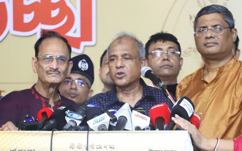 পবিত্রতা বজায় রেখে শারদীয় দুর্গাপূজা উদযাপনের আহ্বান স্বরাষ্ট্র উপদেষ্টার