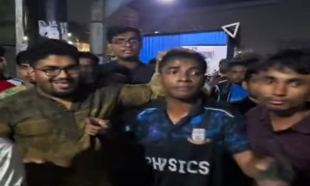 জবির ১৫ শিক্ষার্থীকে নিয়ে বুড়িগঙ্গায় নৌকাডুবি