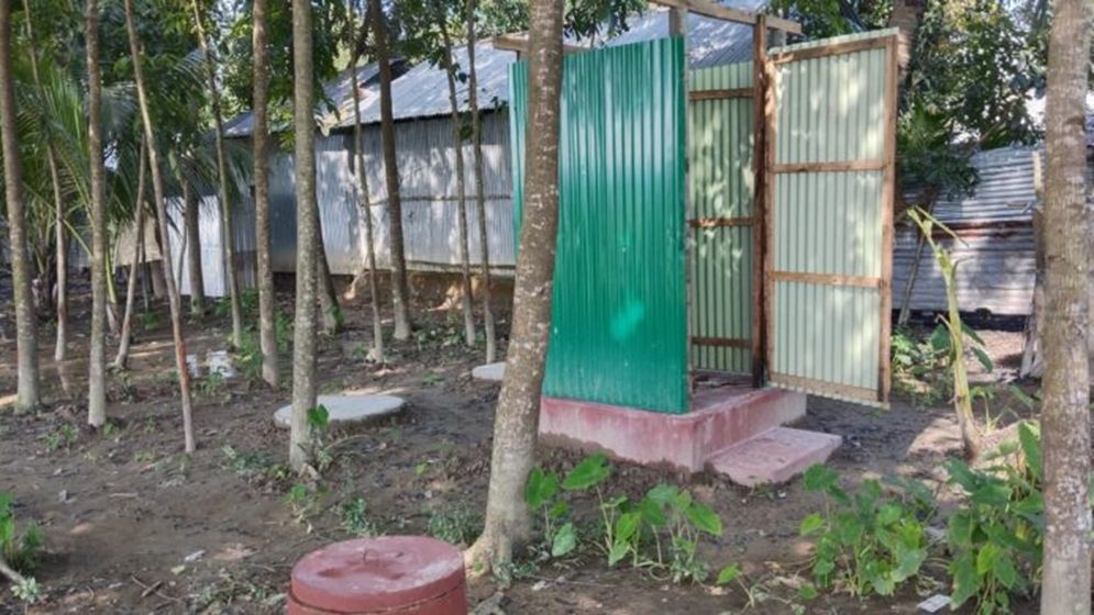 গরিবের ল্যাট্রিন ও পানি সরবরাহে পুকুরচুরি